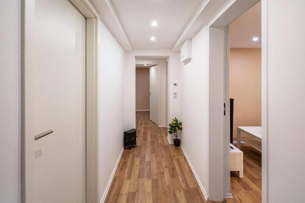 Cityloft Kassel 1 - Zentrale Unterkunft Fuer Gruppen Bis 7 Personen - Parkplatz - Netflix Ngoại thất bức ảnh