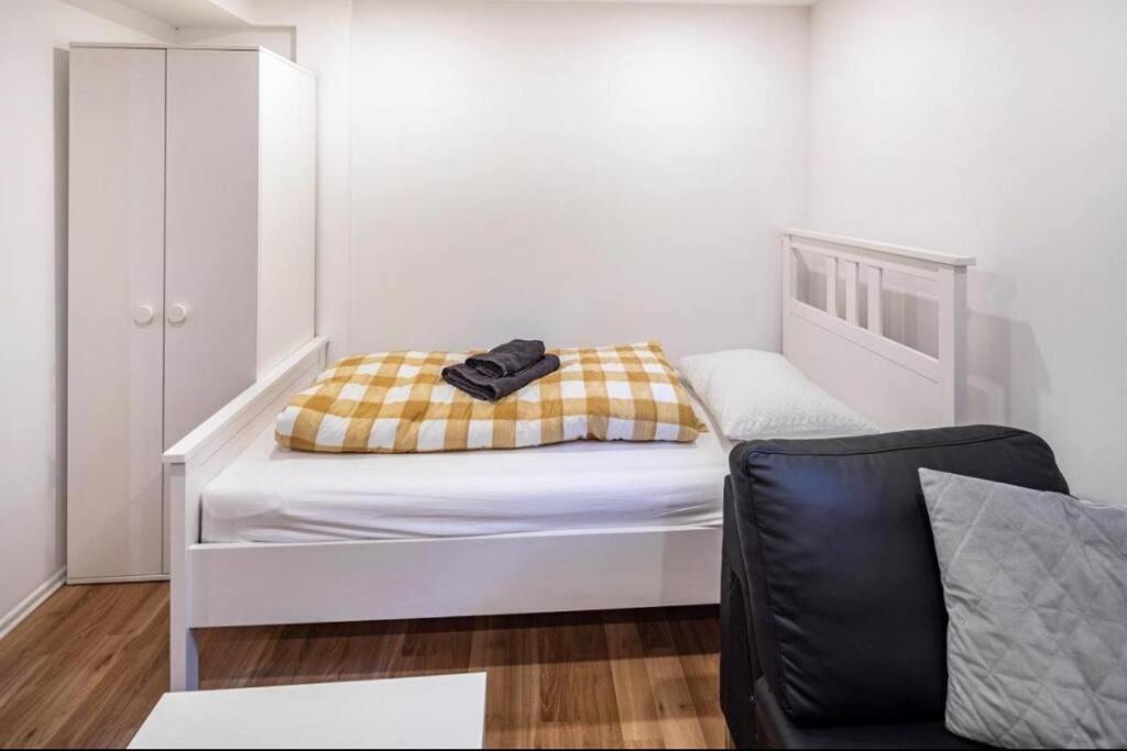 Cityloft Kassel 1 - Zentrale Unterkunft Fuer Gruppen Bis 7 Personen - Parkplatz - Netflix Ngoại thất bức ảnh